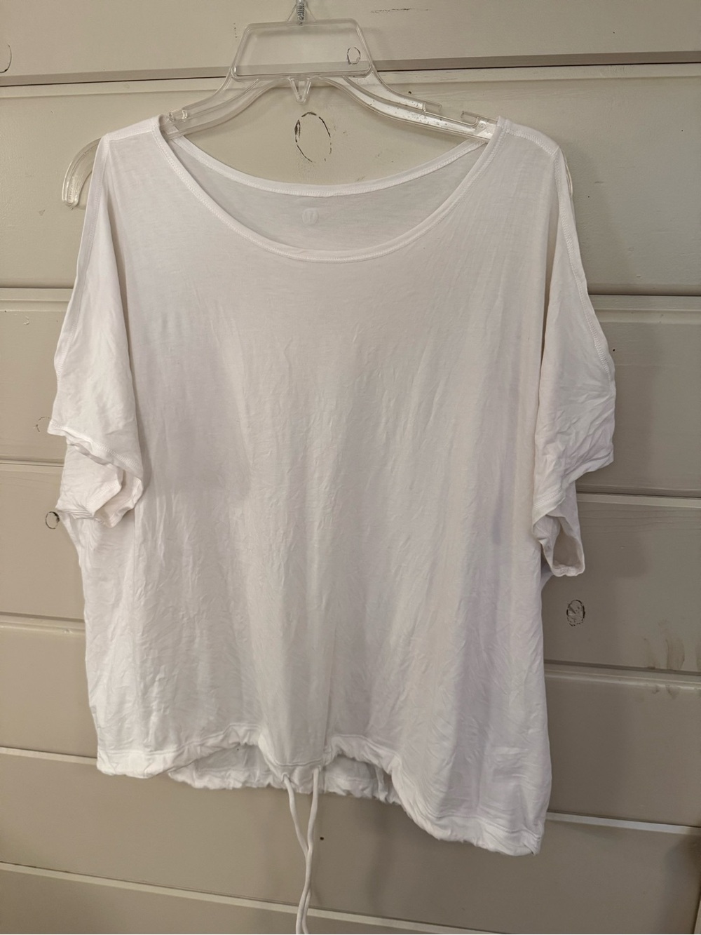 lululemon athletica White cold shoulder top Appx size 10-12